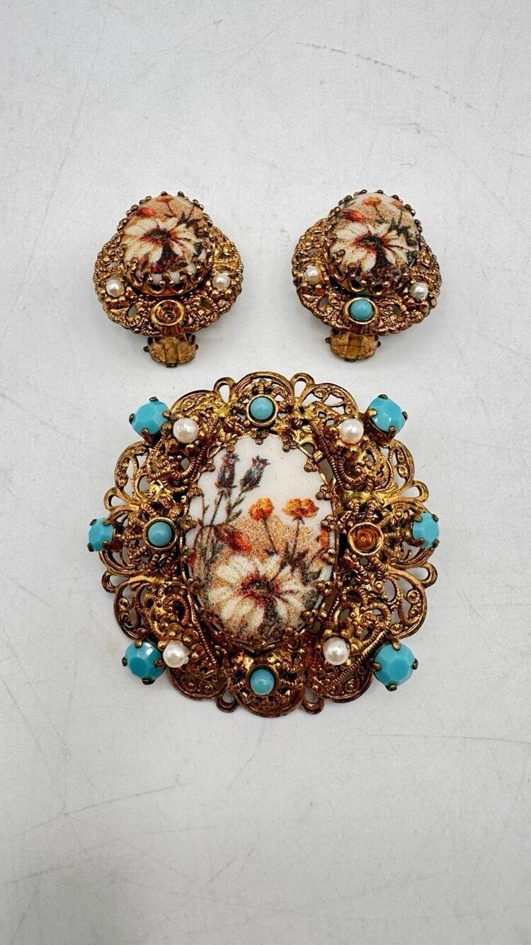 Vintage West Germany Cameo Brooch Pin Gold Tone Turquoise Rhinestone Roses
